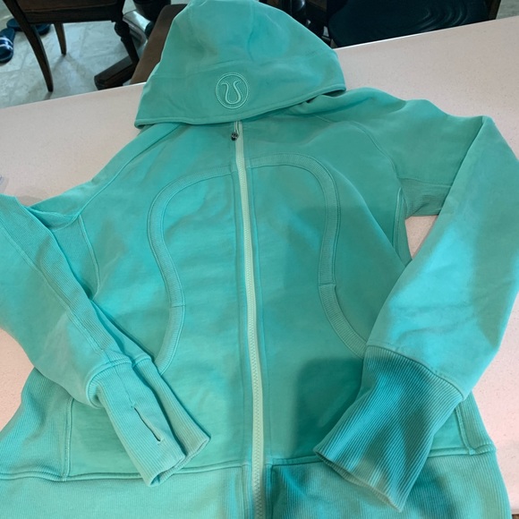 Teal lululemon sweater. Size is 10-12 - Picture 3 of 7